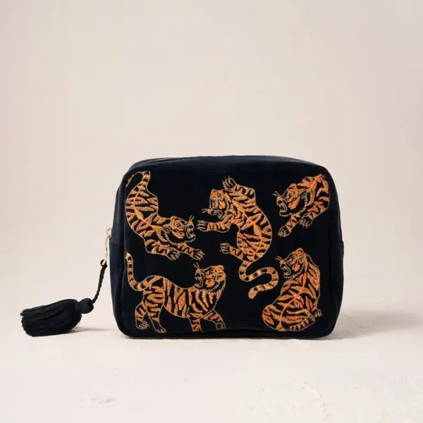 Es Wild Tiger Wash Bag Orange And Black