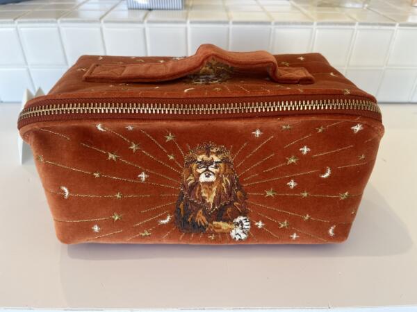 Es Lion